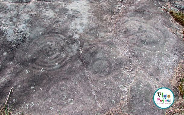 Petroglifos de A Caeira en Poio
