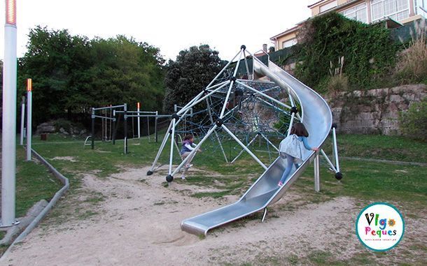 Columpios del Parque A Caeira en Poio