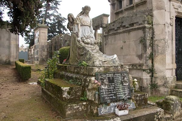 Vuelven las visitas teatralizadas al cementerio de Pereiró