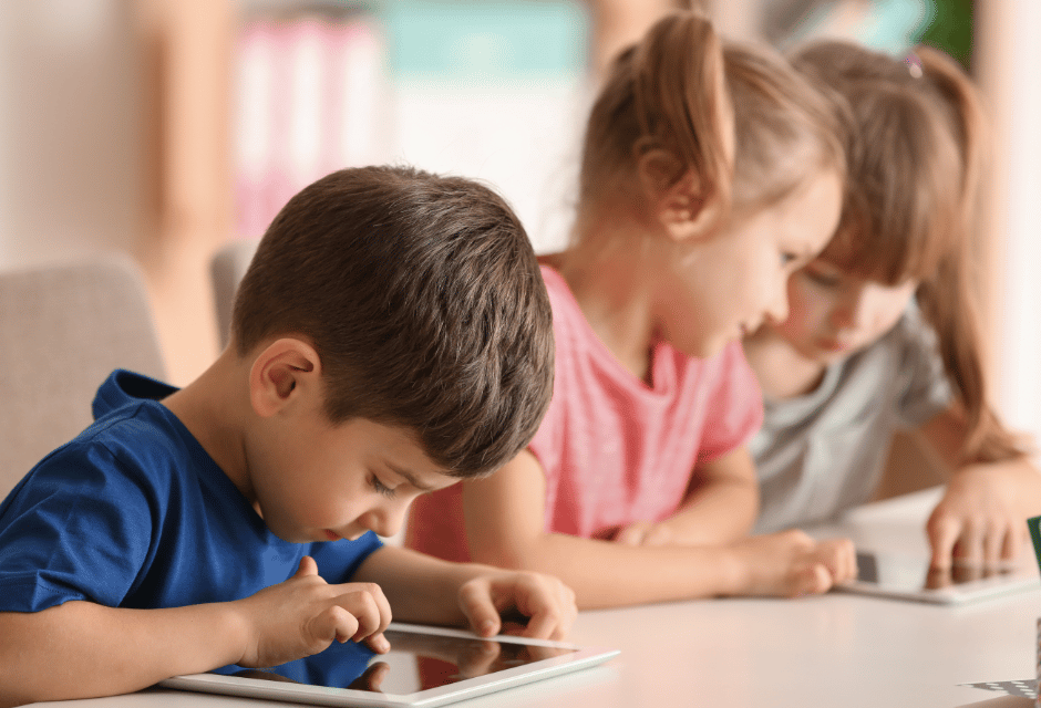 5 ventajas de las pantallas digitales interactivas en el aula