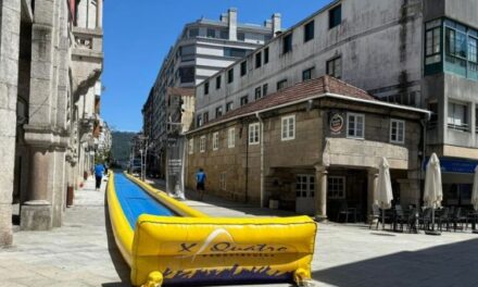 Tobogán gigante e hinchables de agua en O Porriño