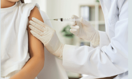 Refuerzo clave a los 12 años: Galicia intensifica la lucha contra el meningococo B