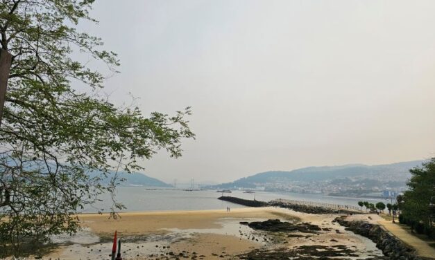 Playa de A Punta, en Teis, no es apta para el baño por contaminación fecal