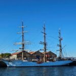 El Sørlandet, el velero más antiguo del mundo en activo, vuelve al puerto de Vigo